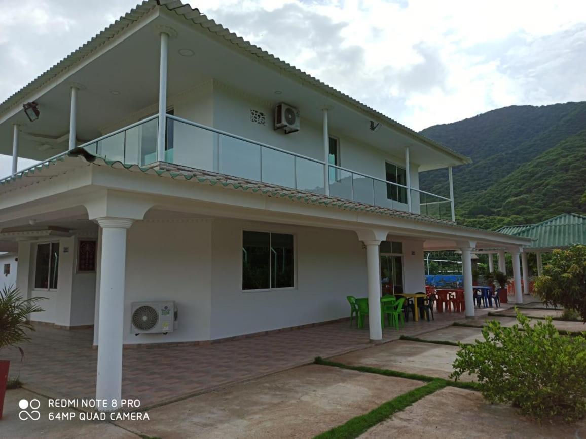 Cabaña Dubai Bahia Concha Villa Santa Marta (Magdalena)